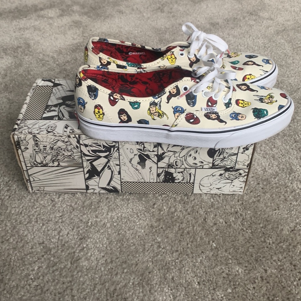 Marvel Vans Size 11 - Picture 4 of 6